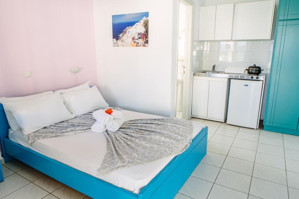 Μeltemi Aparthotel Glífa Exteriör bild